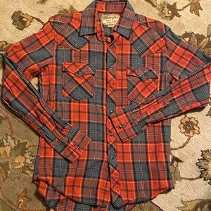 Wrangler Men's retro Casual Red and Blue Plaid Shirt small